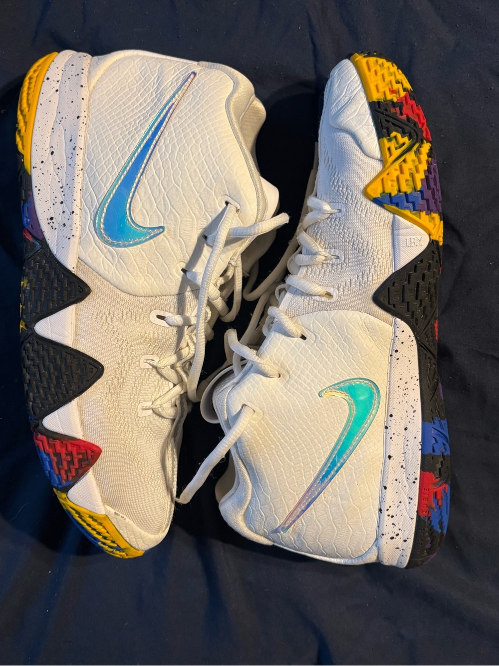 Nike Kyrie 4 Confetti white/multi-color with iridescent Swoosh…! (NO BOX)